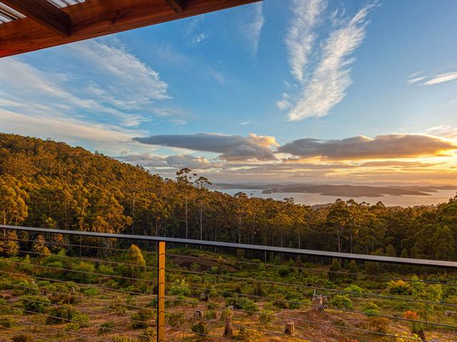 Woodbridge Hill Hideaway, wedding venue in Tasmania, TAS